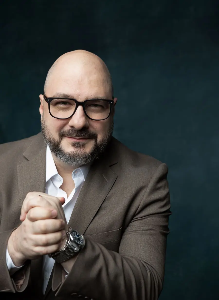 Dr. Fábio Bechelli, médico, formação e atuação clínica em São Paulo